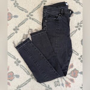 LOFT washed black women’s modern skinny jeans with raw edges size 28 / 6